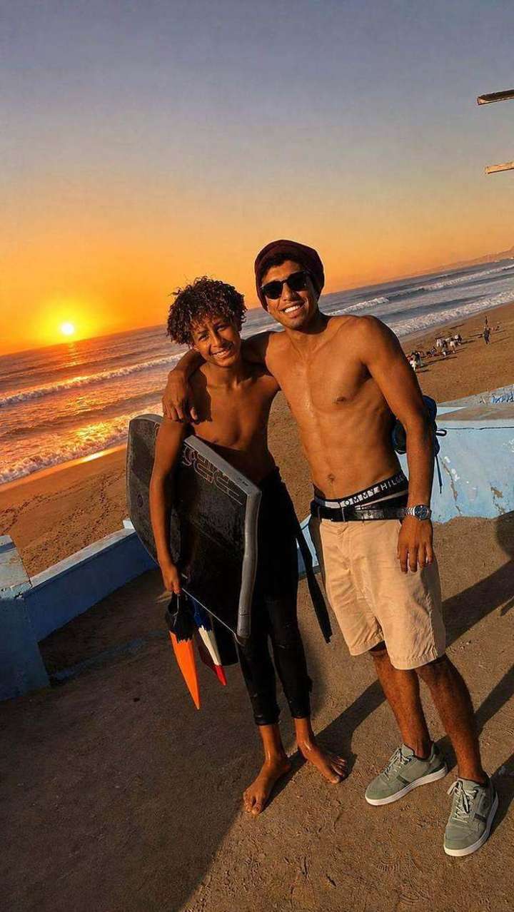 Bodyboard al tramonto sulla spiaggia di Lalla Fatna