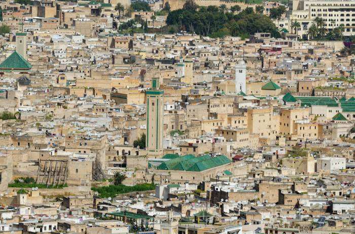 I tetti e i minareti della medina di Fès