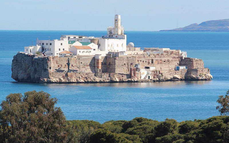 La Spiaggia di Sfiha con vista sul Peñón de Alhucemas